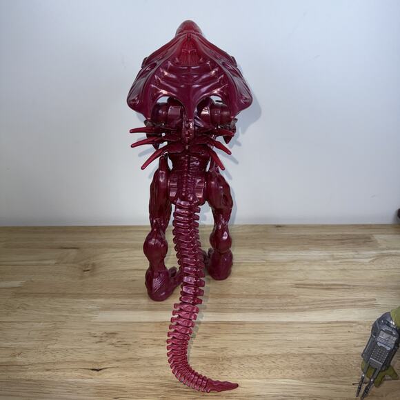 Lanard PREDATOR ALIEN QUEEN 12" Poseable Action Figures 2020 Walmart Exclusive - Picture 3 of 9